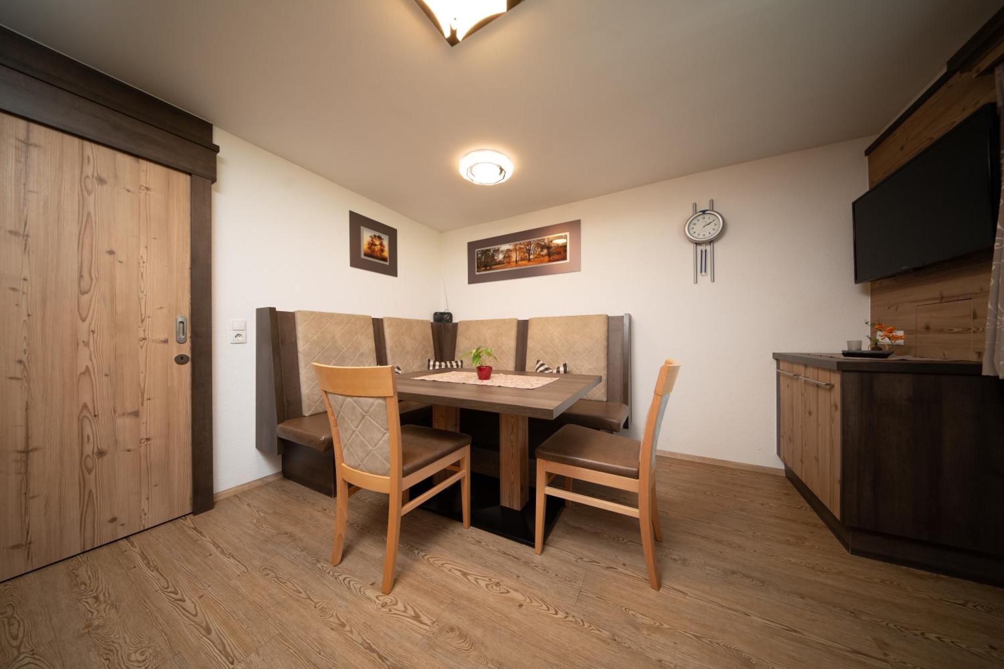 Haus Alexander Apartment Langenfeld Ngoại thất bức ảnh