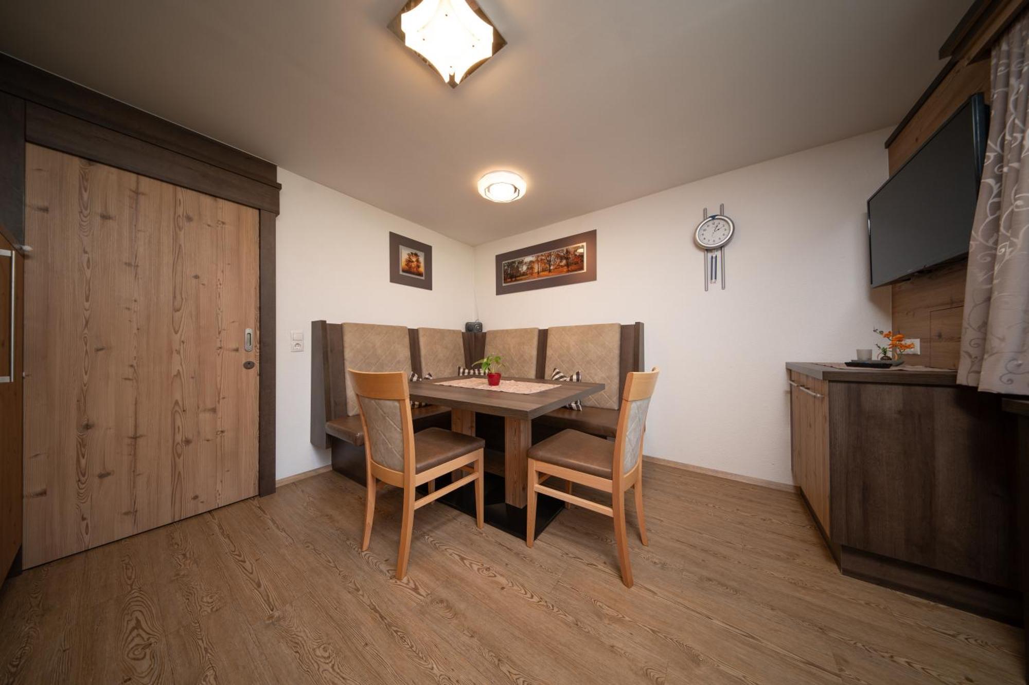 Haus Alexander Apartment Langenfeld Ngoại thất bức ảnh