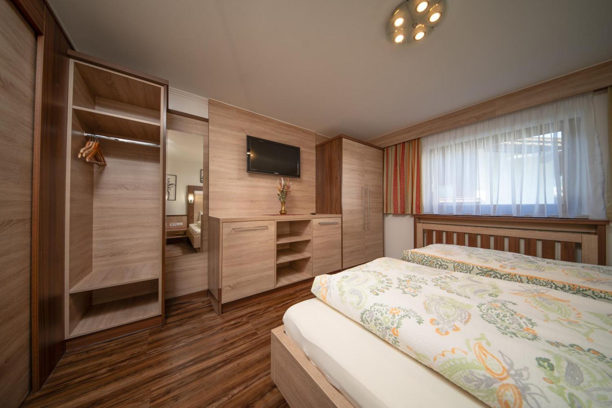 Haus Alexander Apartment Langenfeld Ngoại thất bức ảnh